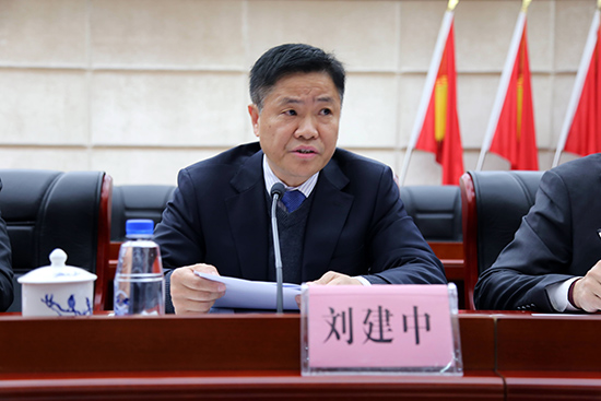 区党委副书记,管委会副主任刘建中主持会议