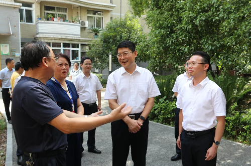 萍乡市人民政府 县区动态 市委副书记,代市长67刘烁在安源区调研